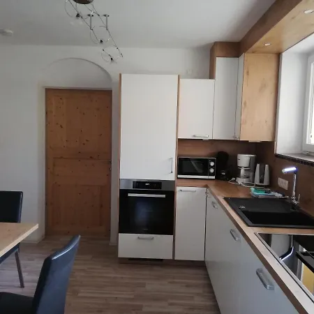 Apartmenthaus Kristall Apartment *
