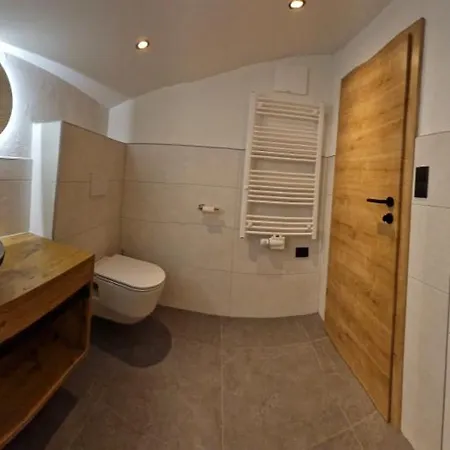 Apartmenthaus Kristall Apartment *